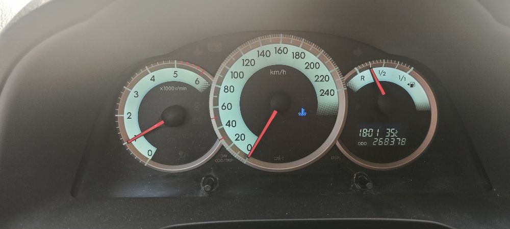 Тойота Корола версо