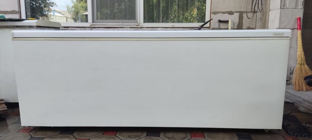 Морозильник Бирюса680VKQ 600л белый