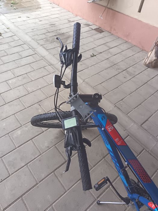 Dau bicicleta DHS pe trotineta electrica