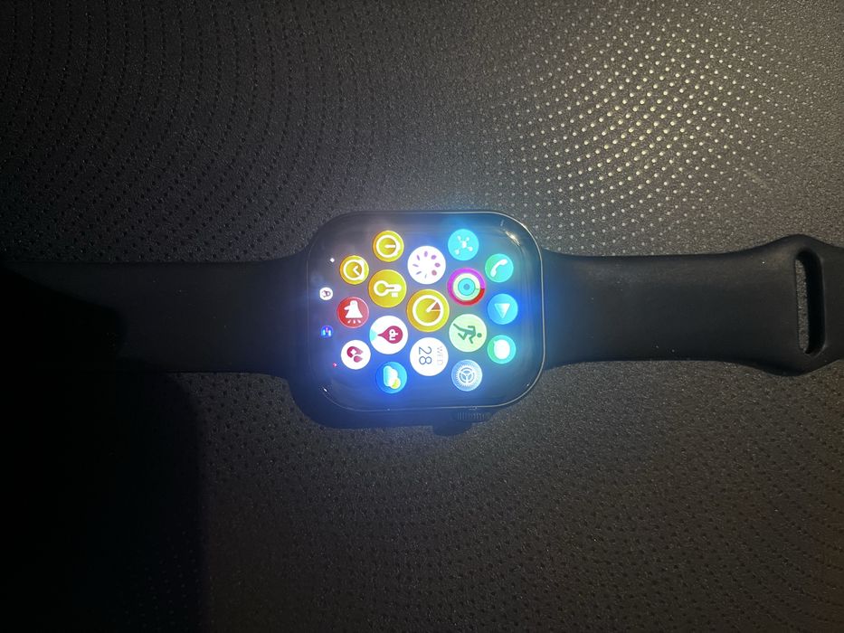 Смартчасы совершенно новый, куплен ннделю назад. В отличном состоянии.