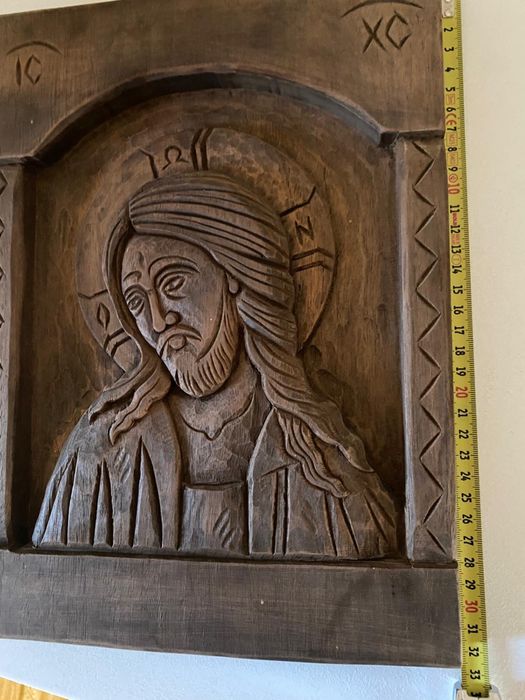 Icoana Mantuitorului sculptata in lemn de nuc
