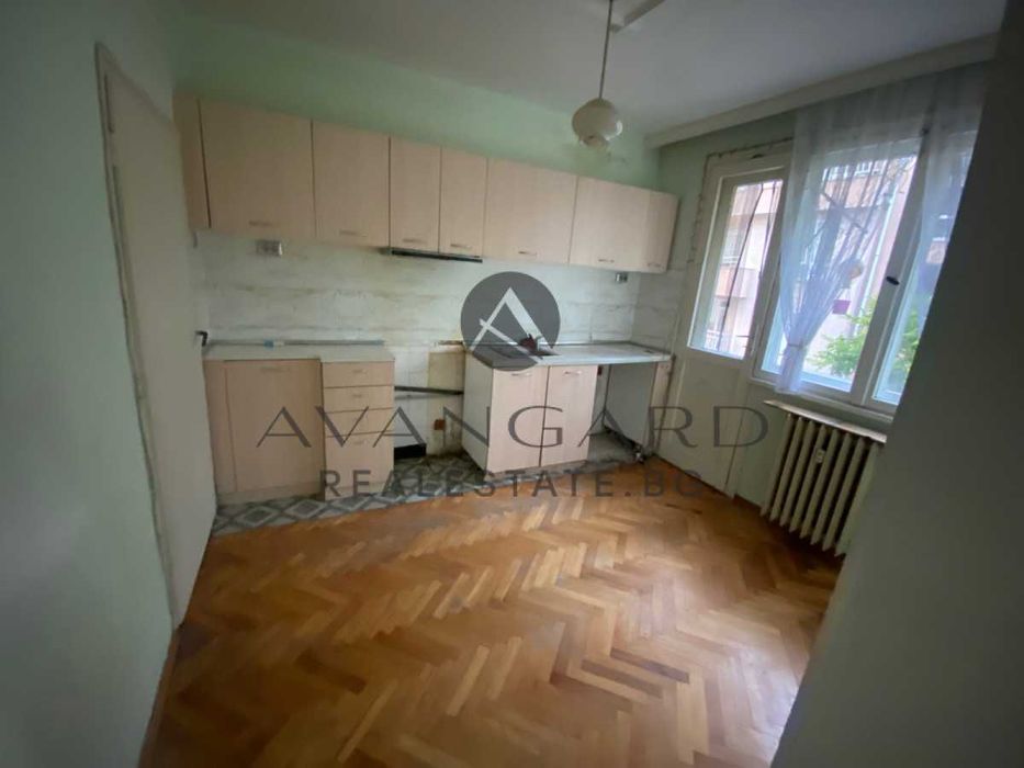 Продава се Двустаен апартамент в Пловдив, Център - 57 кв.м за 2488 €/кв.м - Снимка #2