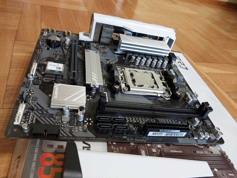 AMD Ryzen 5 7500F + Gigabyte B650M Gaming Wi-Fi rev.1.5