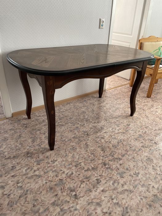 Стол в отличном состоянии