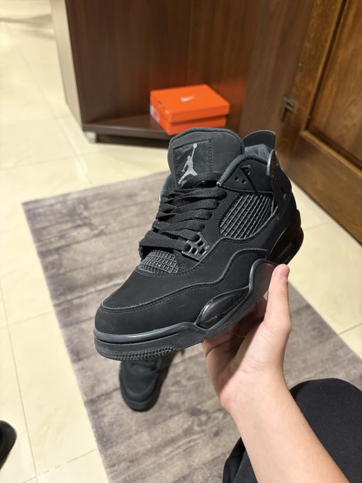 Jordan 4 black cat
