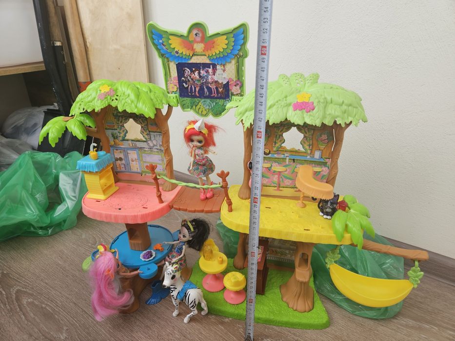 Домик Enchantimals с персонажами