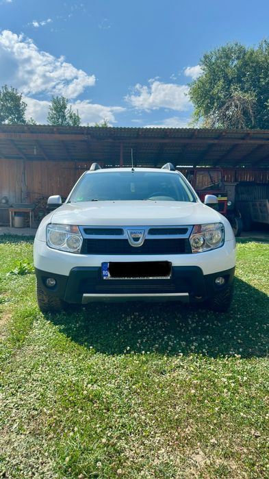 Vând Dacia Duster