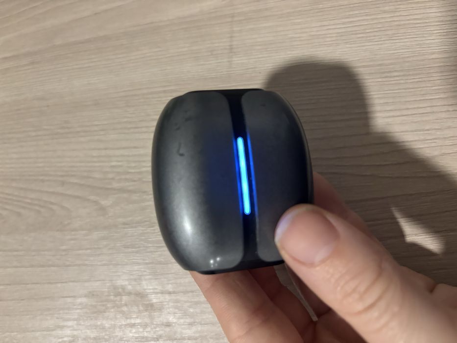 Bluetooth құлаққап, кейсімен бірге