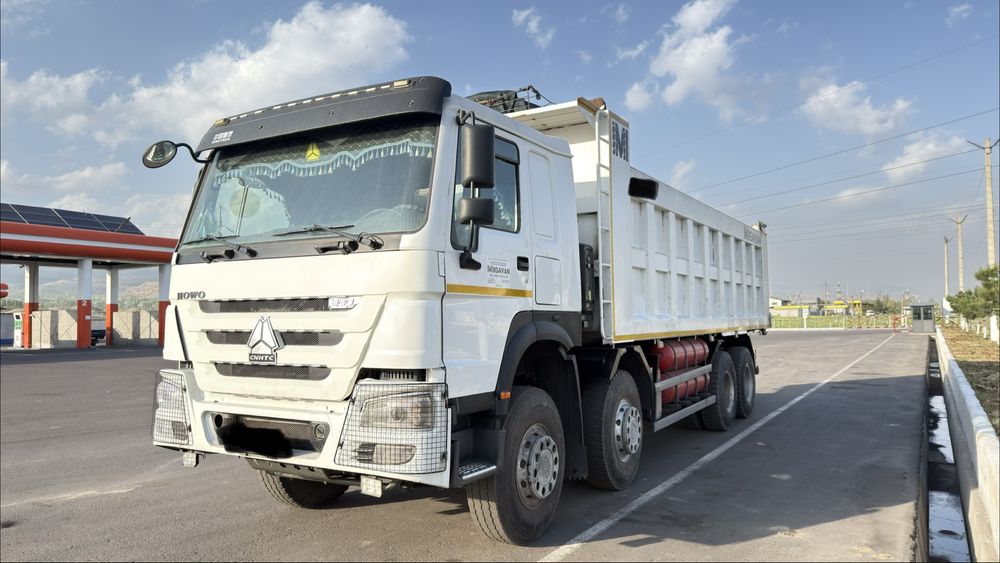 HOWO samosval 8x4 40 tonna 30 kub