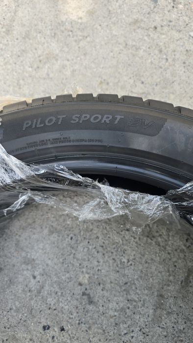 245/45/R20 Michelin pilot sport ev
