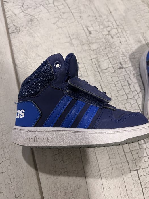 Детски маратонки Adidas 22