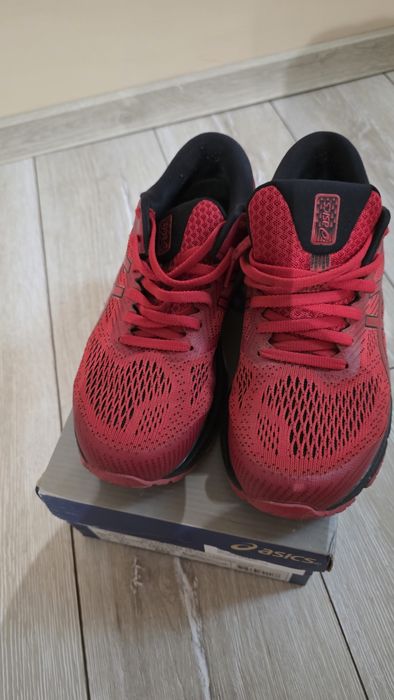 Маратонки Asics, номер 40