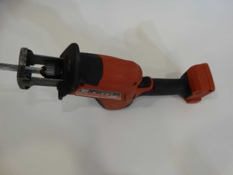Milwaukee M18 FHZ - Компактен саблен трион