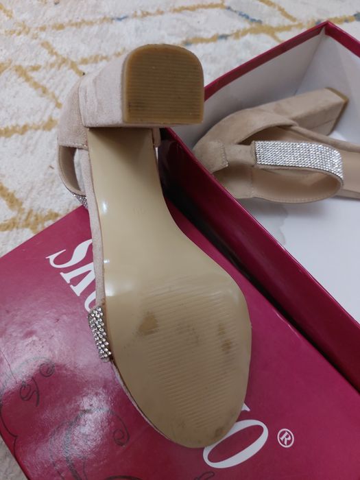 Продам босоножки 5000тг