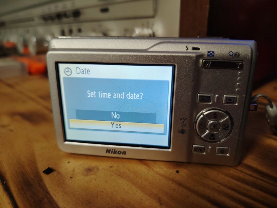 Aparat foto Nikon Coolpix S200