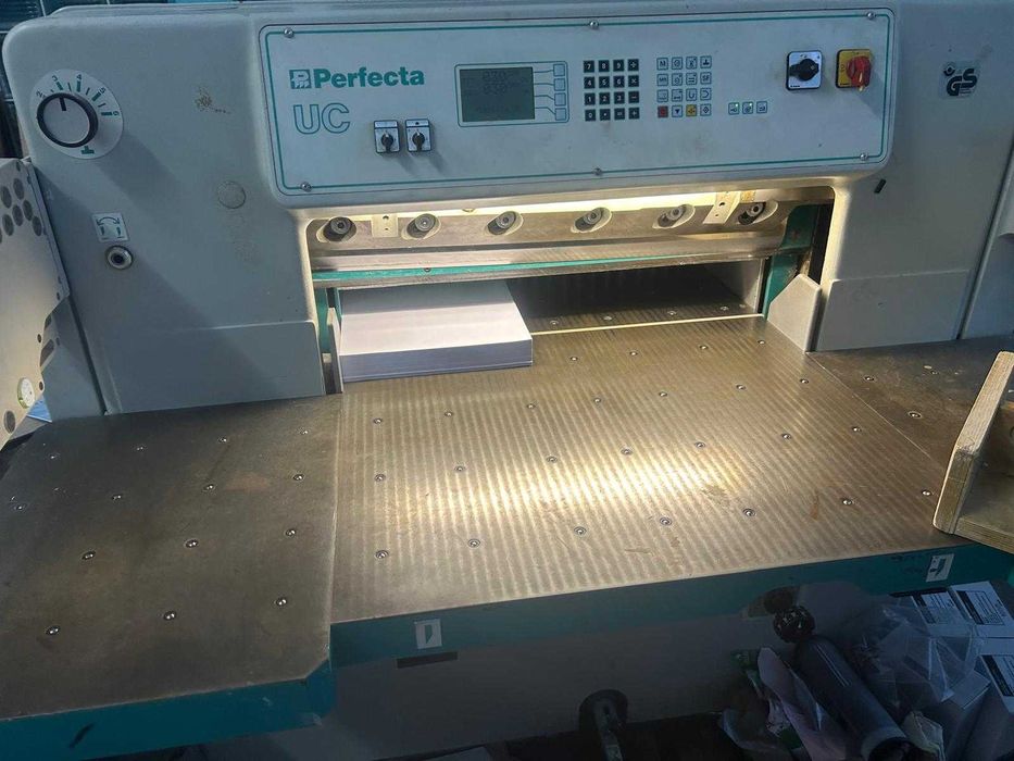 Se vinde ghilotină Perfecta UC – profesională, hidraulică