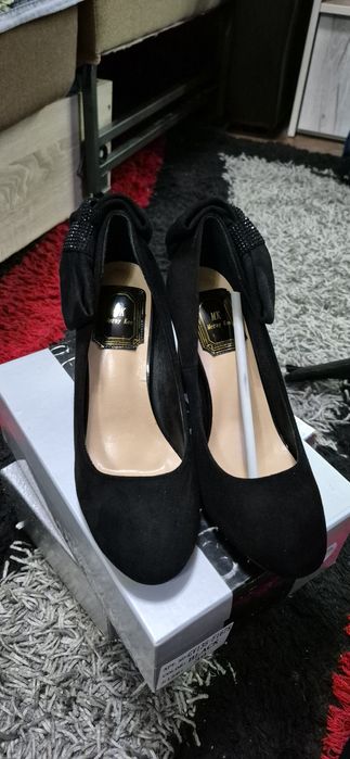 Женские новые туфли