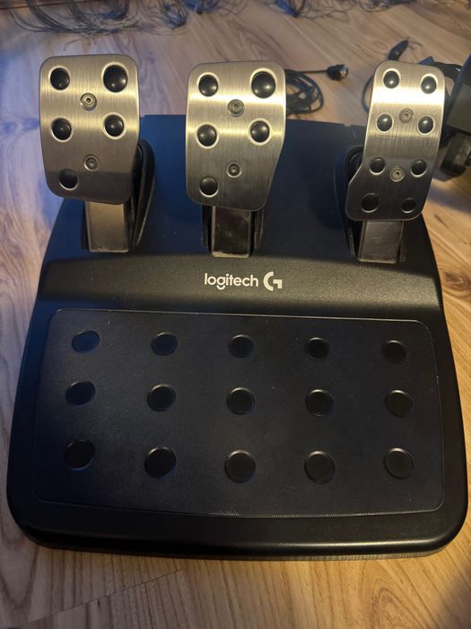 Волан и педали Logitech G29