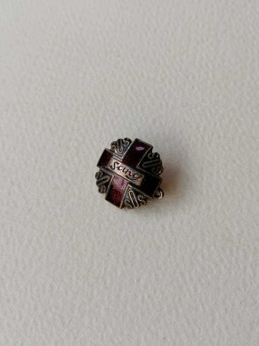 Lot vintage de 7 insigne si medalii diferite