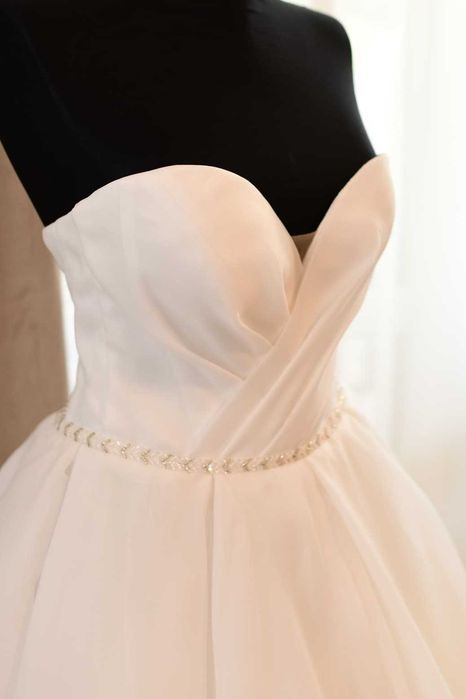 Vand rochie mireasa