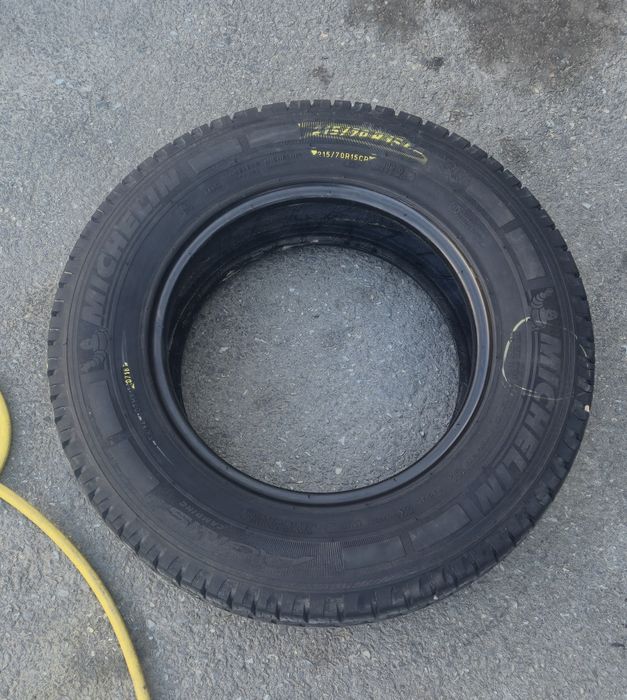 Amvelope 215/70/15C Michelin