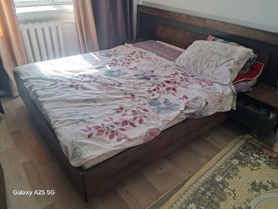 Продается спалня кроват