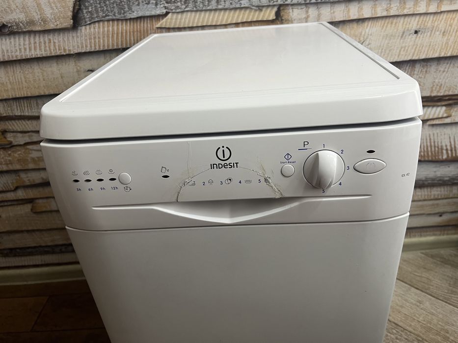 Продаю посудомомоечную машину