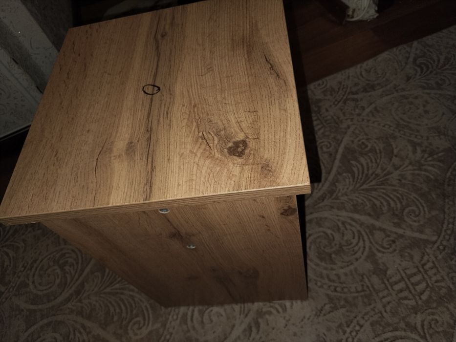 Срочно осындаи орындыктар бар сатылады