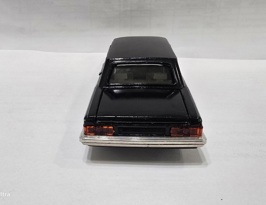 Продам модель Зил-115