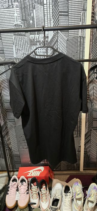 Vând tricouri noi mai multe modele.