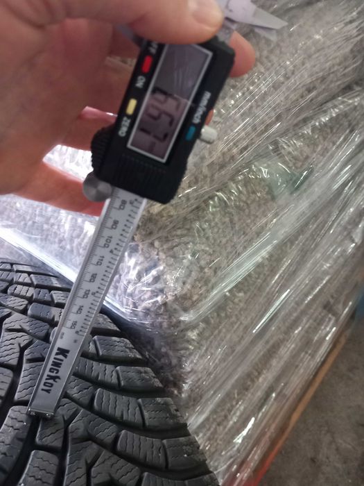 215/65 R16 Falken