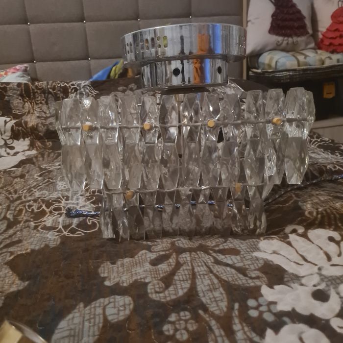 Продам 3 люстры для дома или дачи