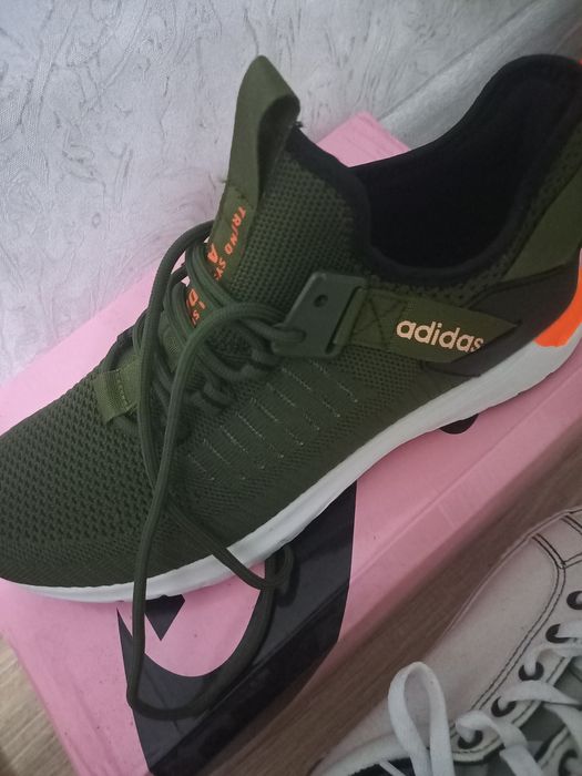 Кроссовки  и кеды 10000т.