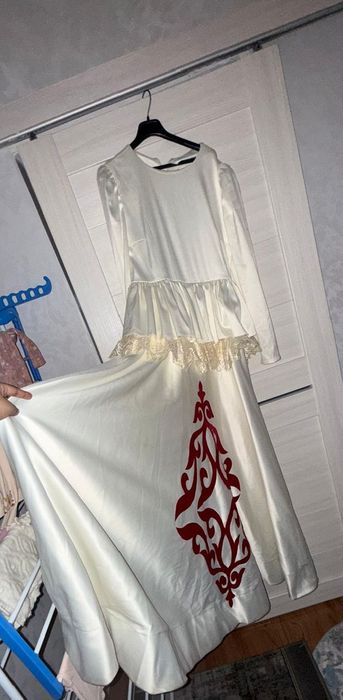 Продам женское платье