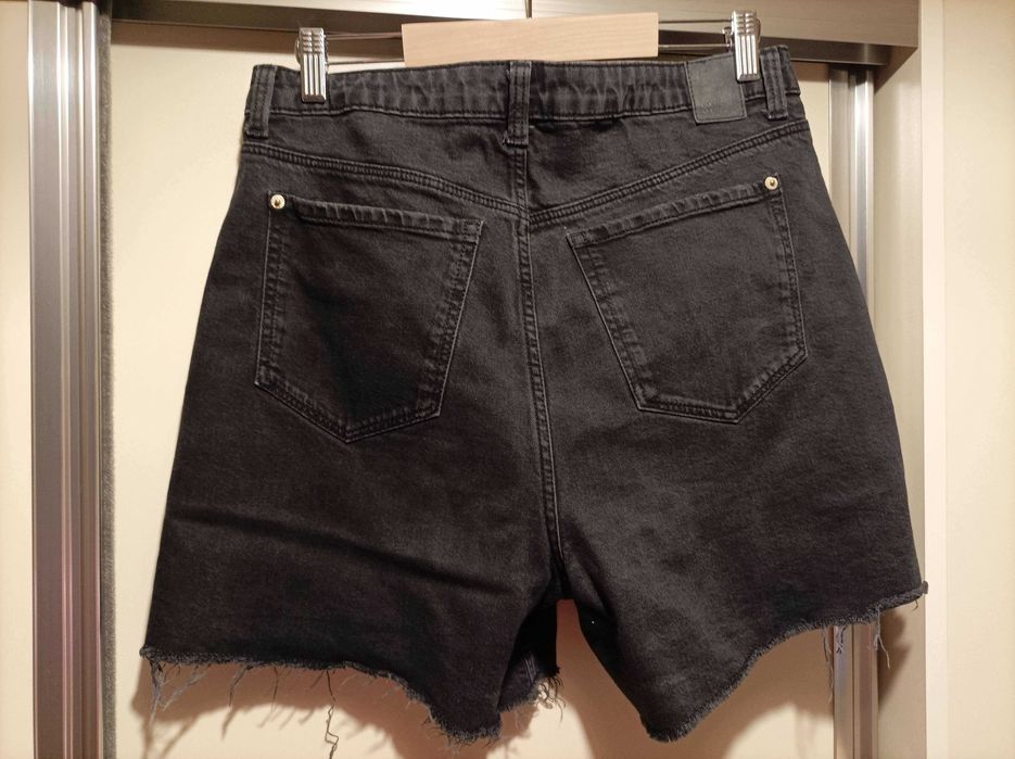 Pantaloni scurti jeans C&A, negri, mar.42