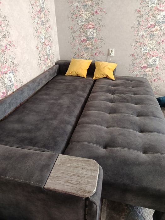 Продам диван серый