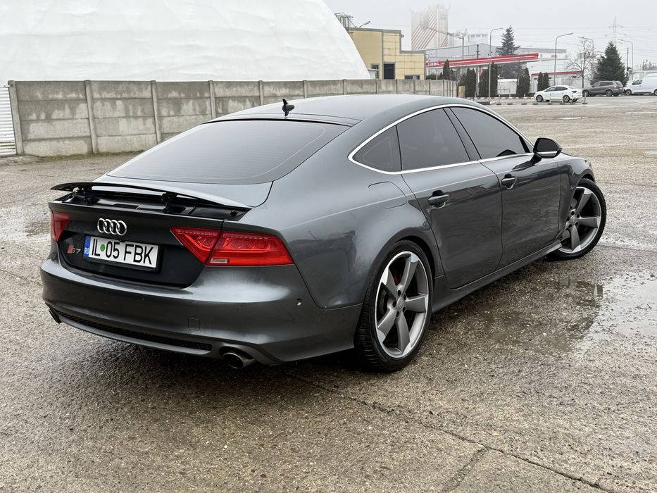 Audi RS7 bi-turbo 313 cp