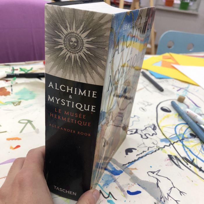 Албум на Taschen Алхимия и мистика в изкуството на френски