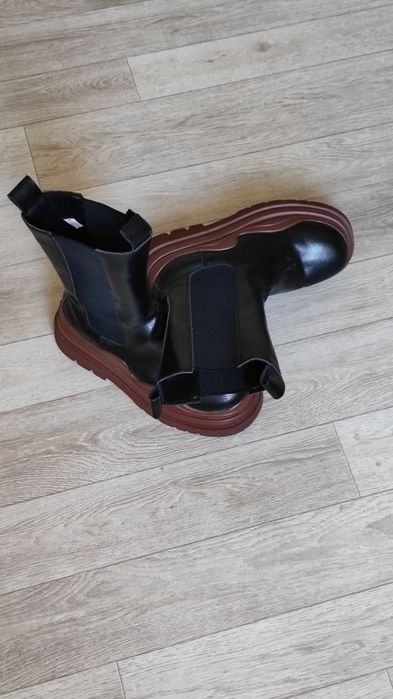 Срочно,Продается демисезонные сапоги!