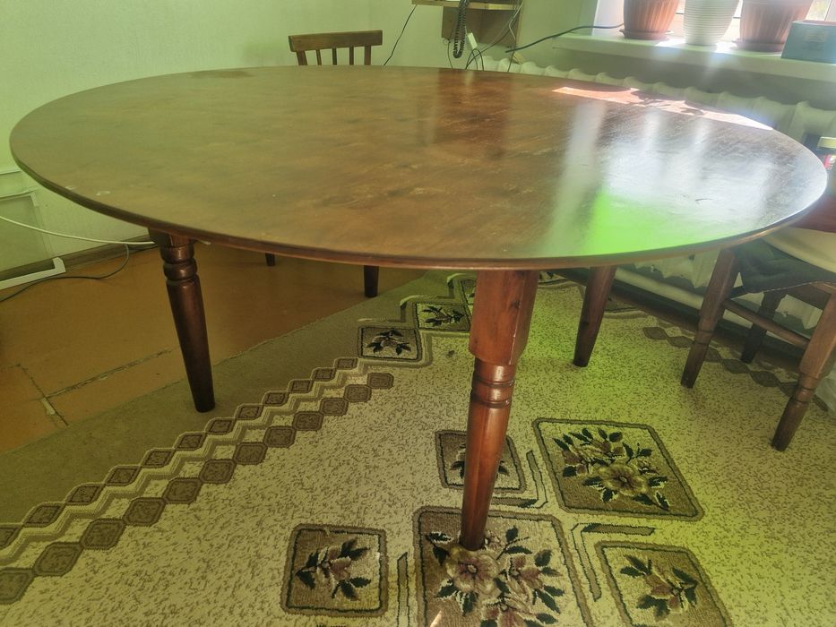 Продам круглый стол