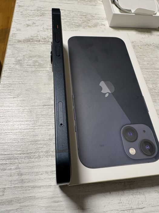 IPhone 13 в отлино състояние 86% батерия