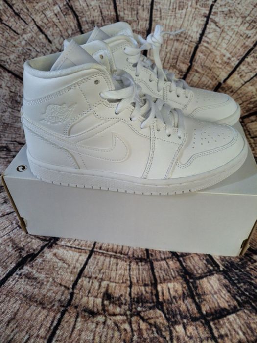 Маратонки Nike Air Jordan 1 Mid Triple White Бели, EU-36.5/UK-3.5