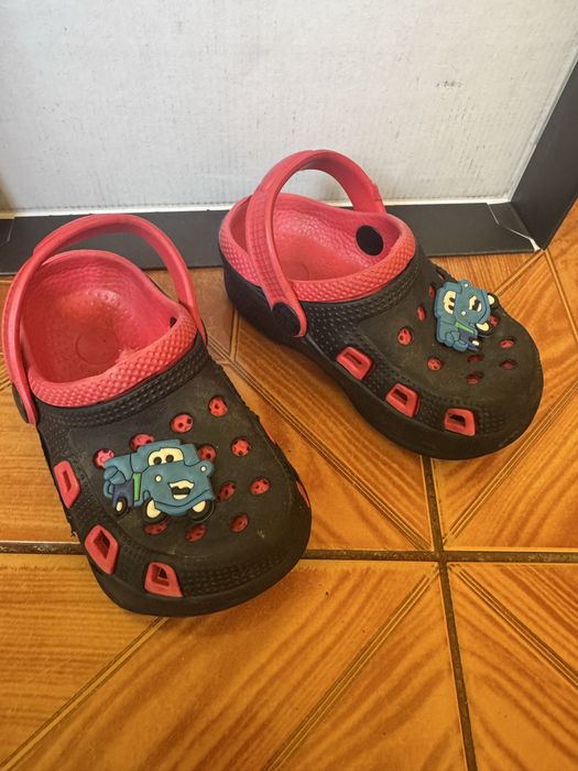 Saboti pentru copii Crocs