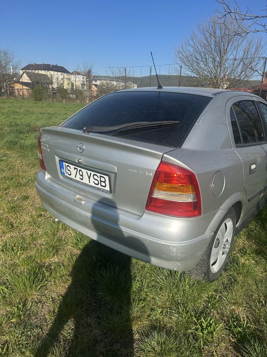 Inchiriez masina Opel Astra 1.4 benzina