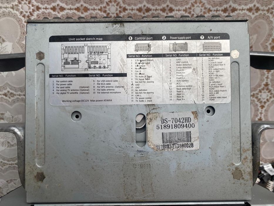 Автомобильная магнитола. Б/у.