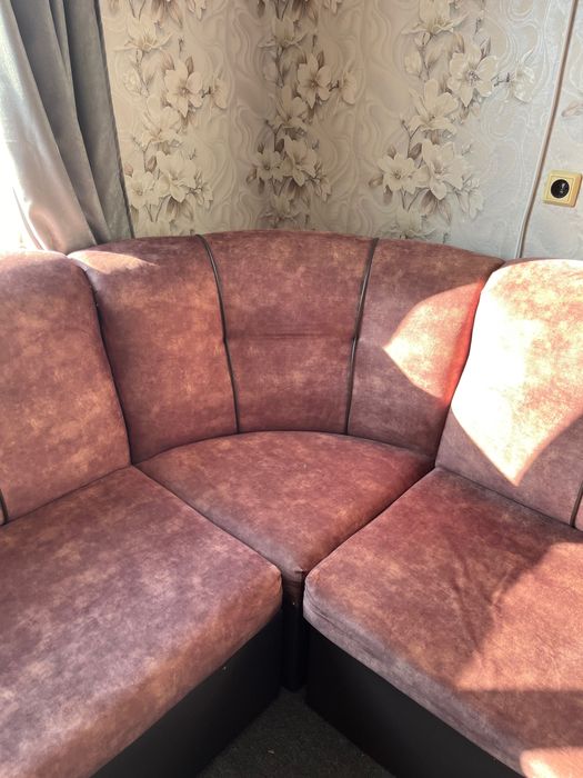 Ъглов Диван в кафява гама