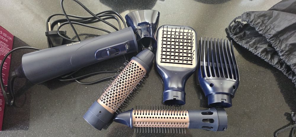 Perie cu aer cald Philips Seria 5000