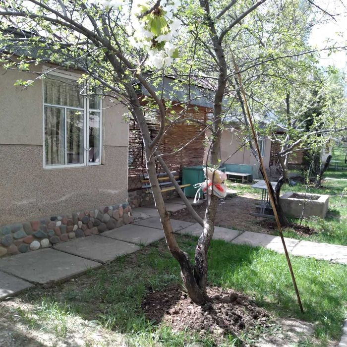 Продается дача 8+30 сот  в горах Хумсан