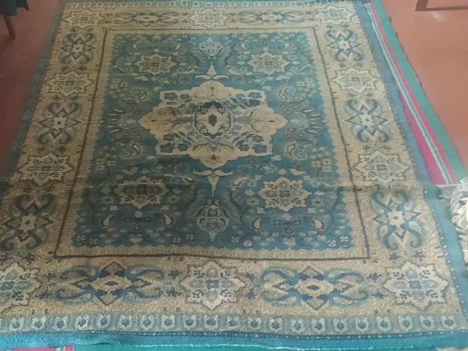 Продам ковры из чистой шерсти.