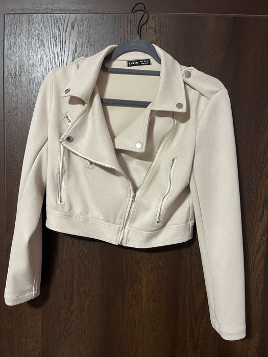 Велурено бежово яке